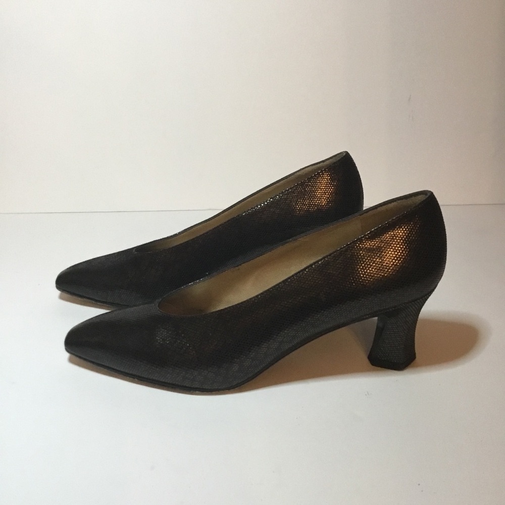 Elegant Topaz Napa Stuart Weitzman Women's Pumps Size 7B